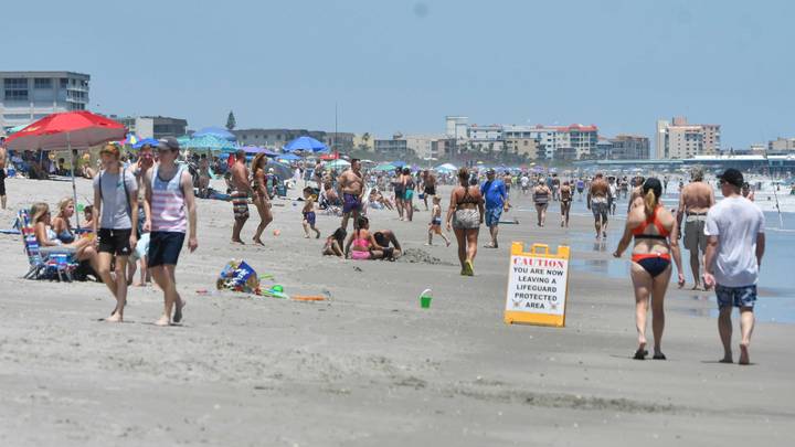 People Leave 6,000 kg Of Rubbish On Florida Beaches After Lockdown Measures Ease