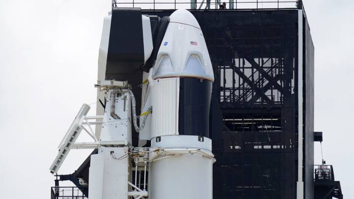 Elon Musk'& #x 27; s SpaceX Rocket Will Be Visible Over The UK Tonight